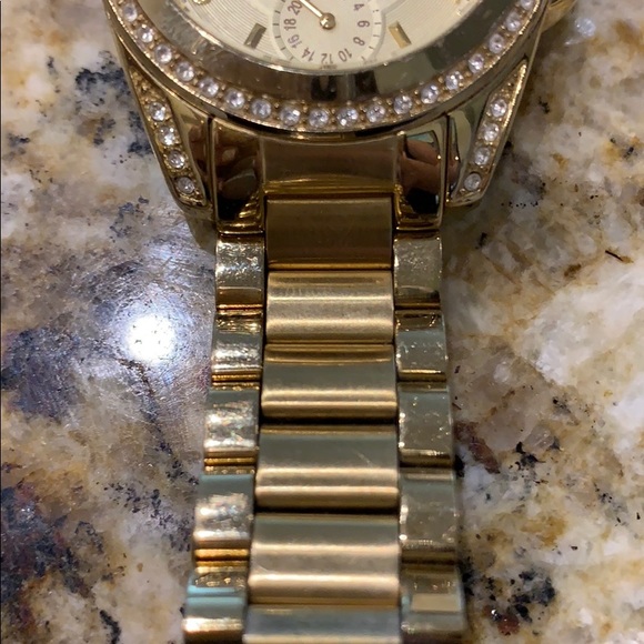 Michael Kors gold watch - Picture 5 of 8